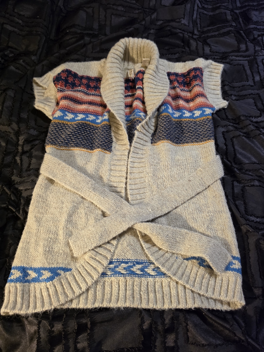BKE Cream Shawl Collar Short-Sleeve Sweater Vest with Multicolor Fair Isle